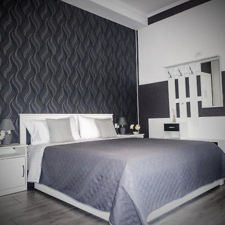 Chloe'S Rooms 卡利亚里 外观 照片