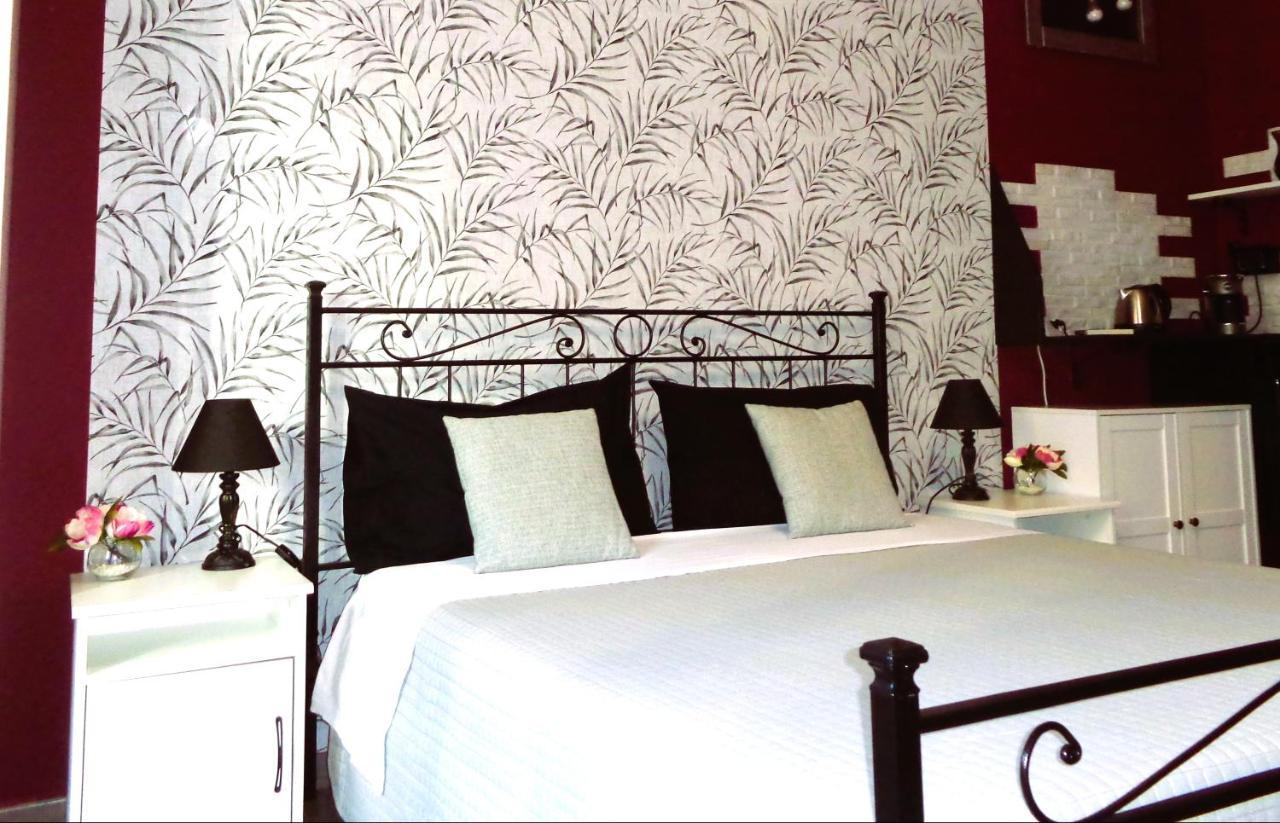 Chloe'S Rooms 卡利亚里 外观 照片