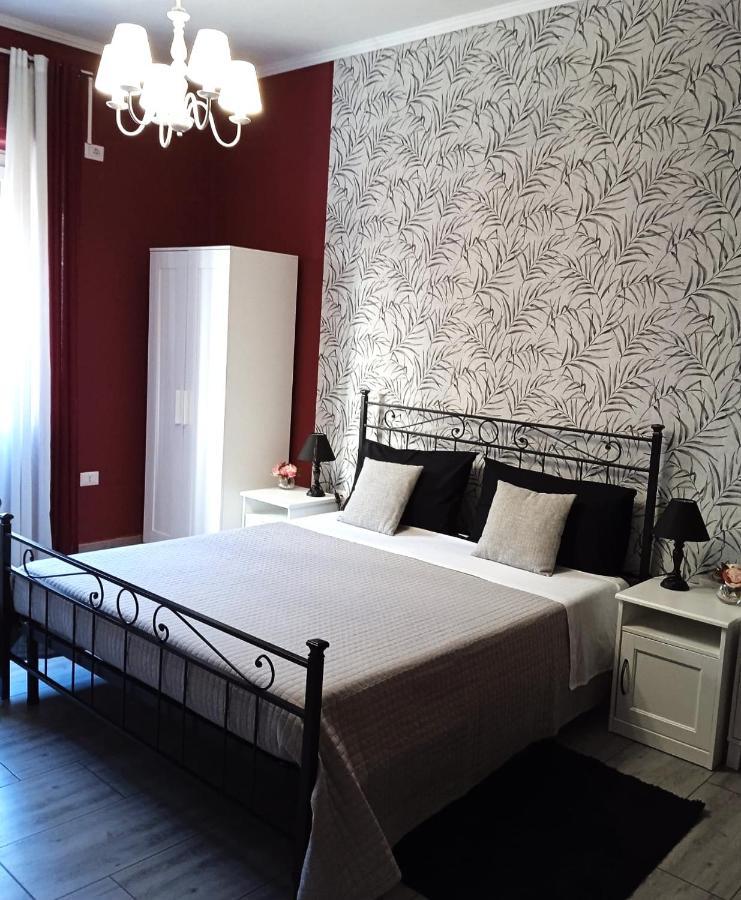 Chloe'S Rooms 卡利亚里 外观 照片